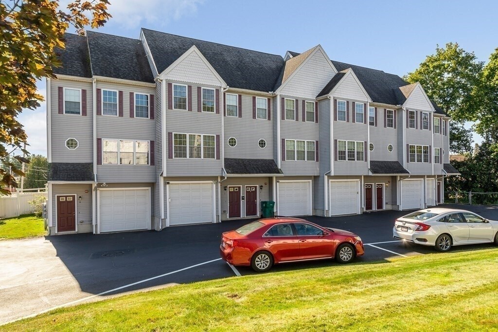 432 Hildreth St in Lowell, MA - Building Photo