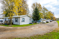 Brookdale Farms in Belleville, MI - Foto de edificio - Building Photo