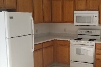 1212 Cardinal St, Unit 1 in Rock Falls, IL - Foto de edificio - Building Photo