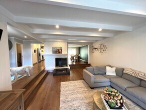 58 Bay Vista Dr in Mill Valley, CA - Building Photo - Building Photo