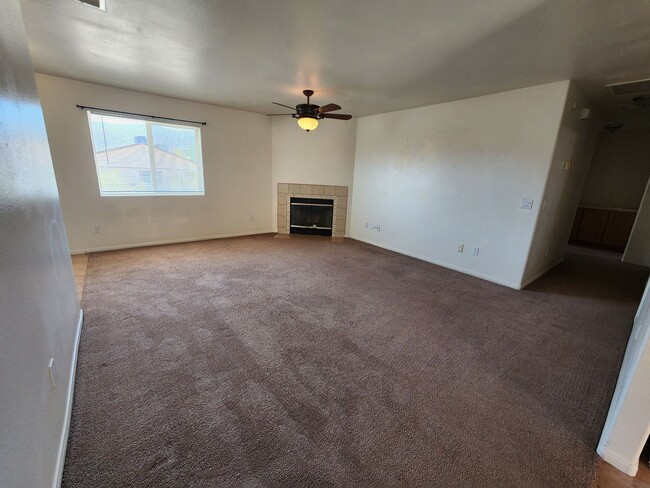 6016 Cahuilla Ave in Twentynine Palms, CA - Building Photo - Building Photo