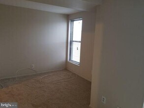 112 Duvall Ln-Unit -86-202 in Gaithersburg, MD - Building Photo - Building Photo