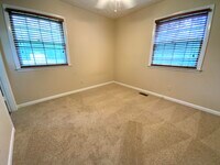 5 McArthur Dr photo'