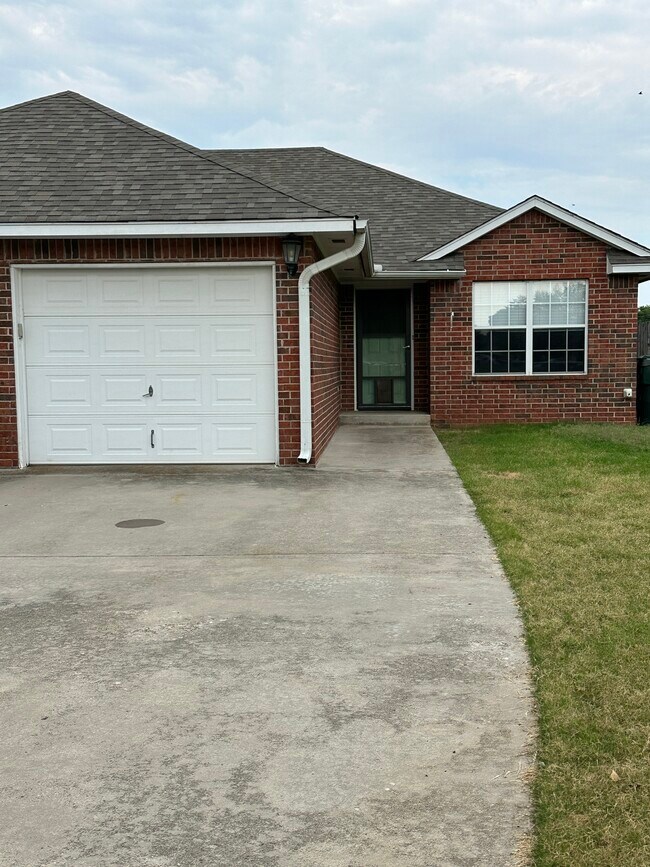 136 Vinita Dr Rentals in Norman, OK