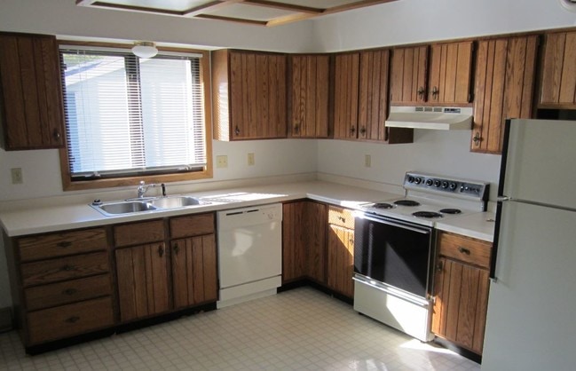 Brooks Place in Wausau, WI - Foto de edificio - Building Photo