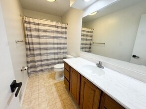 2 Shanbrook Dr in Rochester, NY - Building Photo - Building Photo