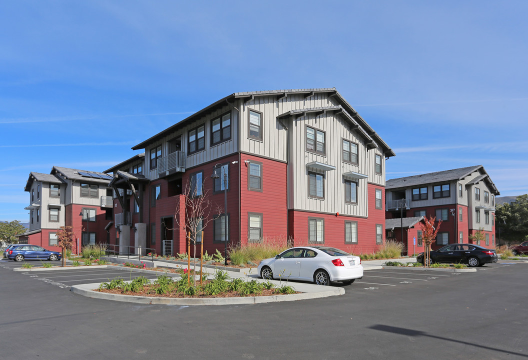 South Hills Crossing in San Luis Obispo, CA - Building Photo