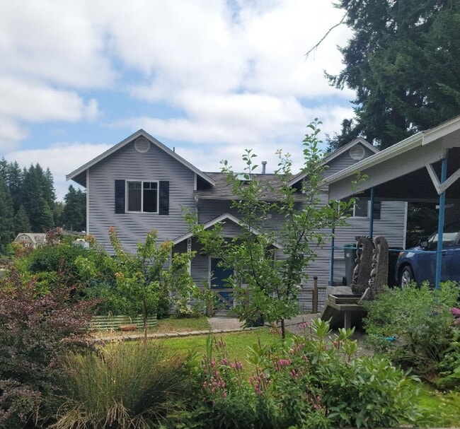 2012 Madrona Point in Bremerton, WA - Building Photo - Building Photo