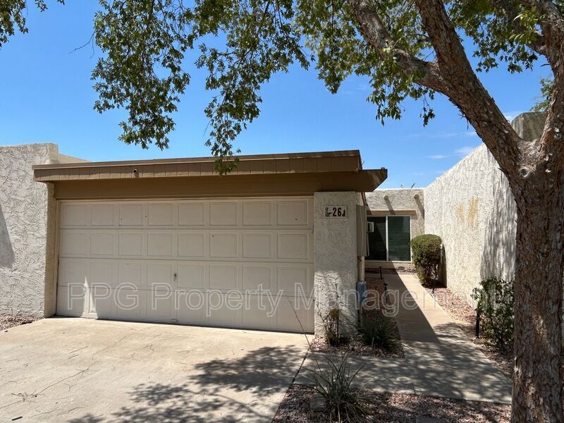 26 S Desert Ave in Litchfield Park, AZ - Building Photo
