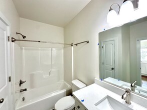 1940 W Cadmus Rd in Adrian, MI - Building Photo - Building Photo