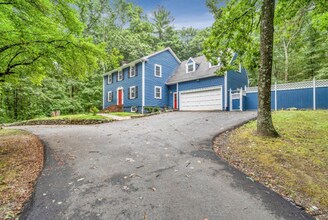 821 Boston Post Rd in Sudbury, MA - Building Photo - Building Photo