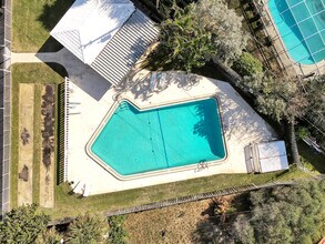 2186 Jimmy Buffett Mem Hwy in Indian Harbour Beach, FL - Building Photo - Building Photo