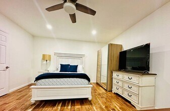 1710 E Fruit St in Santa Ana, CA - Building Photo - Building Photo