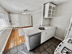 841 Frederica St NE in Atlanta, GA - Foto de edificio - Building Photo