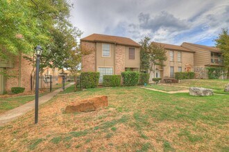 9009 N Plaza in Austin, TX - Building Photo - Building Photo
