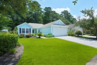 211 Hampton Cir in Bluffton, SC - Foto de edificio - Building Photo