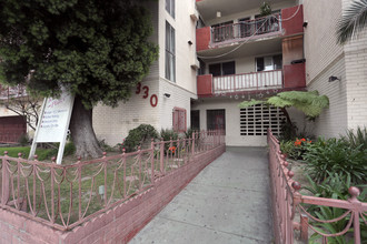 Rampart Place in Los Angeles, CA - Building Photo - Building Photo