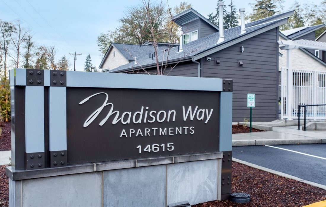 Madison Way in Lynnwood, WA - Foto de edificio