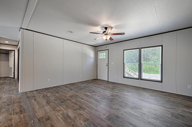 640 Kevin St in Mineola, TX - Building Photo - Building Photo