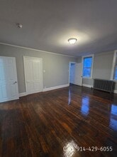 120 Waverly St in Yonkers, NY - Building Photo - Building Photo