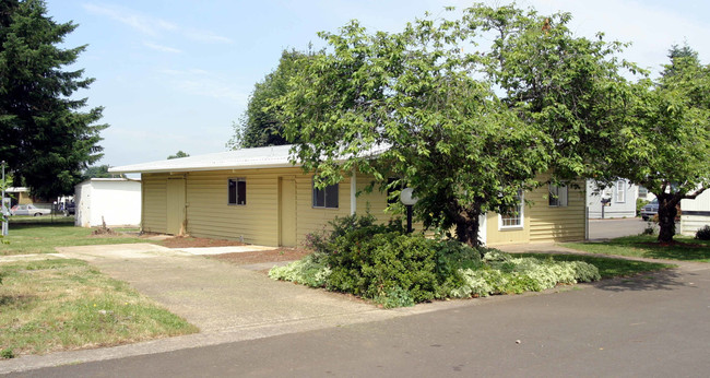 Pioneer Mobile Home Park in Boring, OR - Foto de edificio - Building Photo