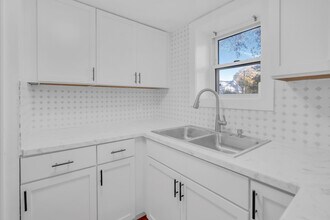 120 W Ashland Ave in Louisville, KY - Building Photo - Building Photo