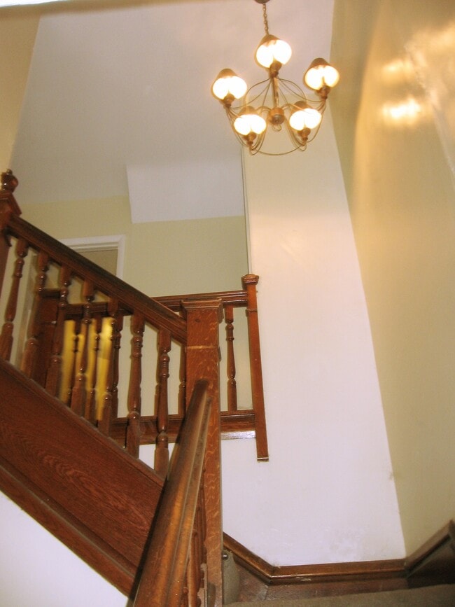 2590 East Ave, Unit 2590