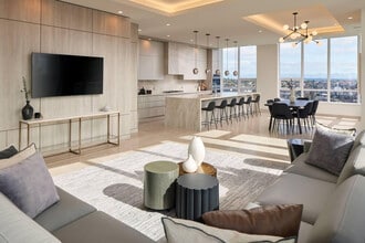 110 Boren Ave N in Seattle, WA - Building Photo - Building Photo