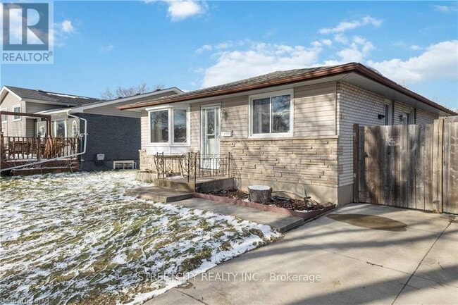 property at 95 Kinburn Crescent
