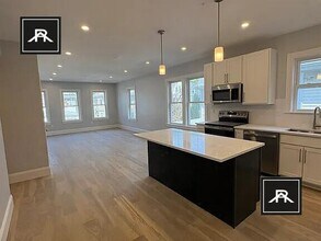 53 Fairbanks St in Boston, MA - Building Photo - Building Photo