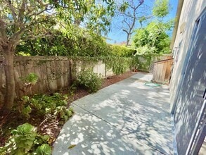 5068 Calle Real in Santa Barbara, CA - Building Photo - Building Photo