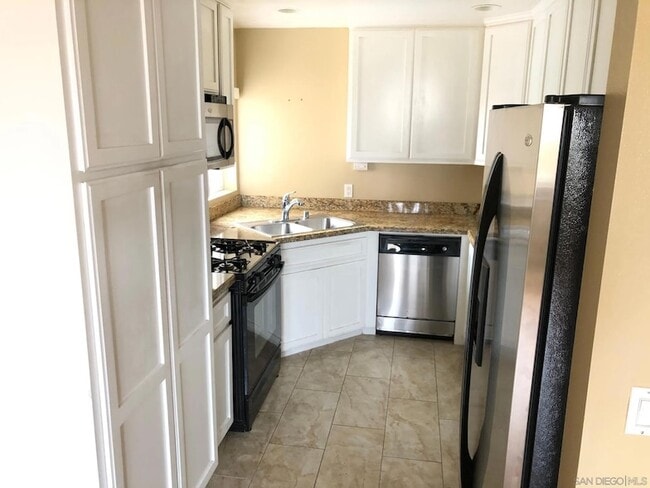 7280 Hyatt St, Unit 3 in San Diego, CA - Building Photo - Building Photo