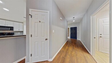 221 Creek Ridge Ln in Round Rock, TX - Building Photo - Building Photo