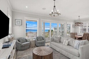 157 S Arnold Rd in Panama City Beach, FL - Building Photo