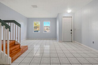 5460 NW 107th Ave, Unit 111 in Doral, FL - Building Photo - Building Photo
