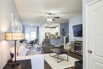 1208 Acadia Harbor Pl in Brandon, FL - Building Photo - Building Photo