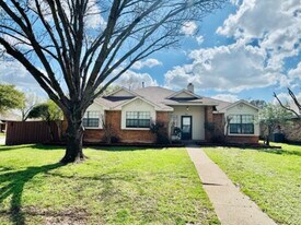 700 Retriever Ln in Mesquite, TX - Building Photo