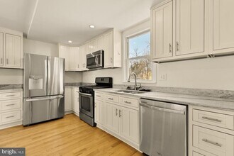 4606 40th St in North Brentwood, MD - Building Photo - Building Photo