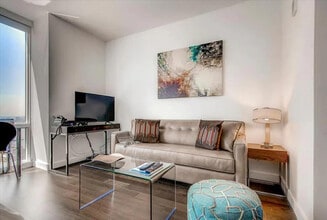 605 W 42nd St in New York, NY - Building Photo - Building Photo