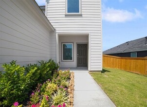 313 LAS LOMAS Dr in San Marcos, TX - Building Photo - Building Photo