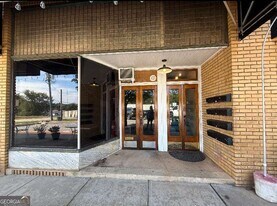 359 Railroad St in Royston, GA - Building Photo