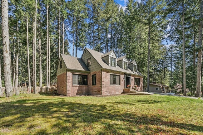 property at 11148 Country Club Dr