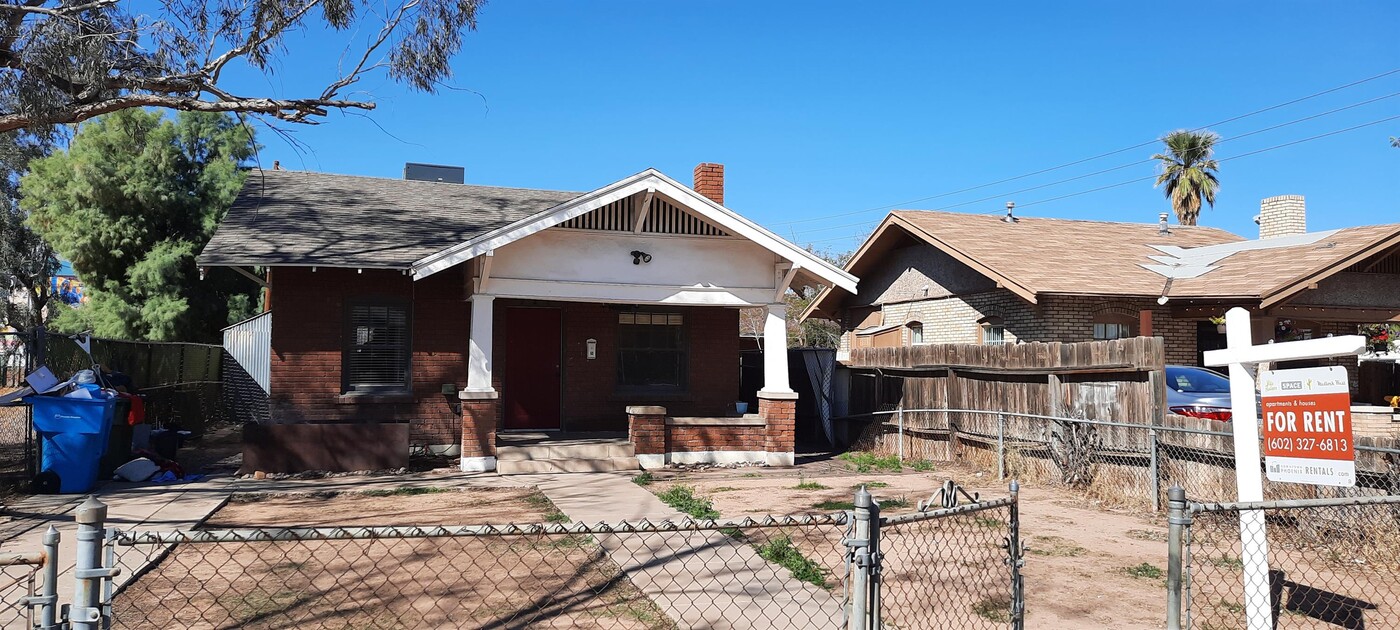 928 N 8th St in Phoenix, AZ - Foto de edificio