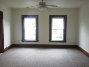 Fourplex in Medina, NY - Foto de edificio - Other