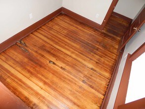 602 W 3rd St-Unit -Ground Floor Front in Davenport, IA - Foto de edificio - Building Photo