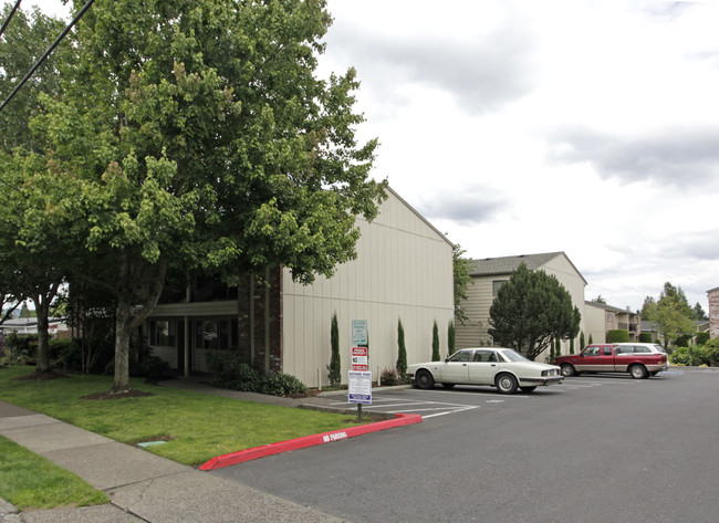 Autumn Park Apartments in Beaverton, OR - Building Photo - Building Photo