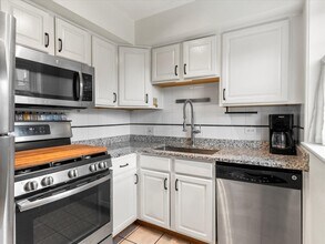 6003 E 28th Ave in Denver, CO - Foto de edificio - Building Photo