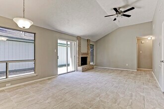 20622 Broughwood Cir in Katy, TX - Building Photo - Building Photo