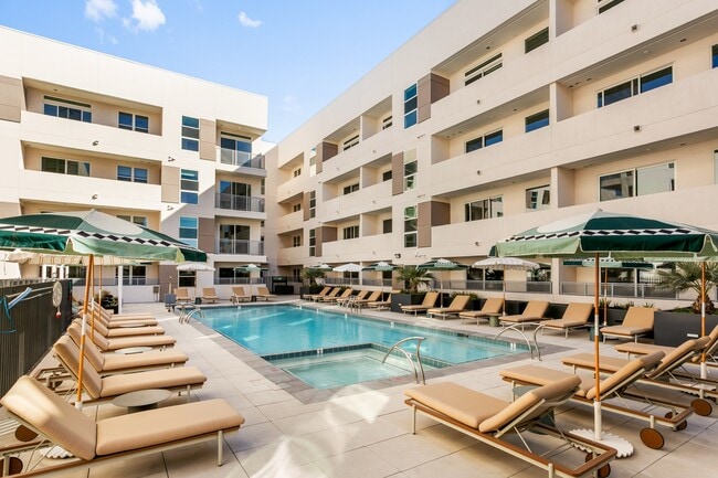 Ragsdale in Phoenix, AZ - Building Photo - Building Photo