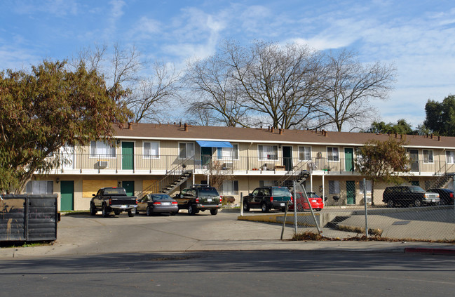 2122 Fontana Ave in Stockton, CA - Building Photo - Building Photo